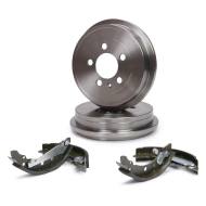 202000370 - ZESTAW BĘBNÓW I SZCZEK HAMULCOWYCH 